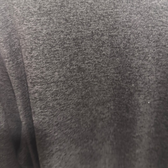 Vuori men’s gray long sleeve size medium - Picture 2 of 3